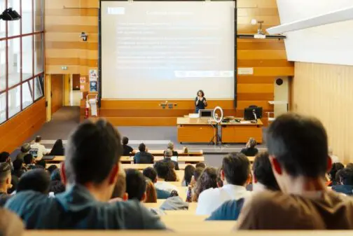 Les premières années du master Aéronautique et Espace de l’Université de Toulouse réunis par l’ISAE-SUPAERO